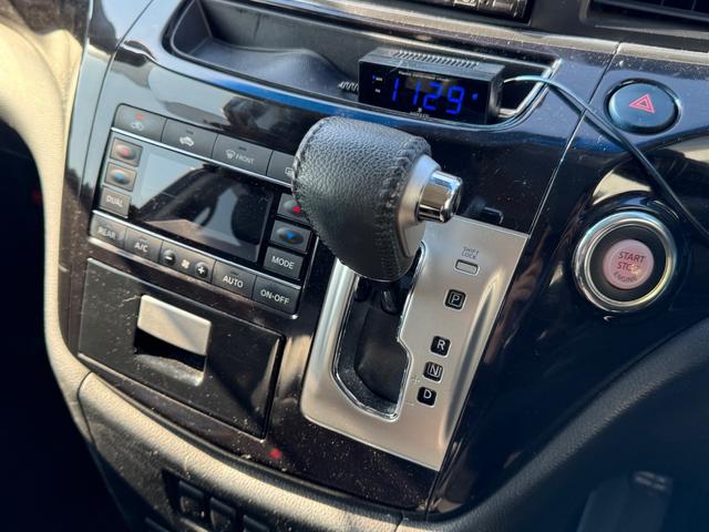 エルグランド ２５０ハイウェイスターアーバンクロム　ＨＤＤナビ　ワンセグＴＶ　リアカメラ　フリップダウンモニター　スマートキー　ＨＩＤヘッドライト　両側パワスラ　前ドラレコ　Ｂｌｕｅｔｏｏｔｈ　純正１８インチアルミ　ＥＴＣ（26枚目）