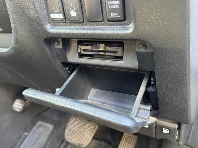 エルグランド ２５０ハイウェイスターアーバンクロム　ＨＤＤナビ　ワンセグＴＶ　リアカメラ　フリップダウンモニター　スマートキー　ＨＩＤヘッドライト　両側パワスラ　前ドラレコ　Ｂｌｕｅｔｏｏｔｈ　純正１８インチアルミ　ＥＴＣ（33枚目）