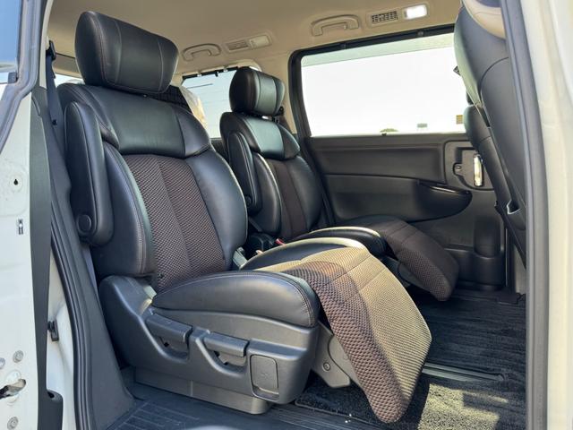 エルグランド ２５０ハイウェイスターアーバンクロム　ＨＤＤナビ　ワンセグＴＶ　リアカメラ　フリップダウンモニター　スマートキー　ＨＩＤヘッドライト　両側パワスラ　前ドラレコ　Ｂｌｕｅｔｏｏｔｈ　純正１８インチアルミ　ＥＴＣ（41枚目）