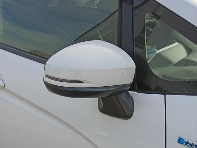 フィットハイブリッド Ｌパッケージ　メモリーナビ　フルセグＴＶ　リアカメラ　スマートキー　ＨＩＤヘッドライト　Ｂｌｕｅｔｏｏｔｈ　クルコン　純正１５インチアルミ　ＥＴＣ（15枚目）