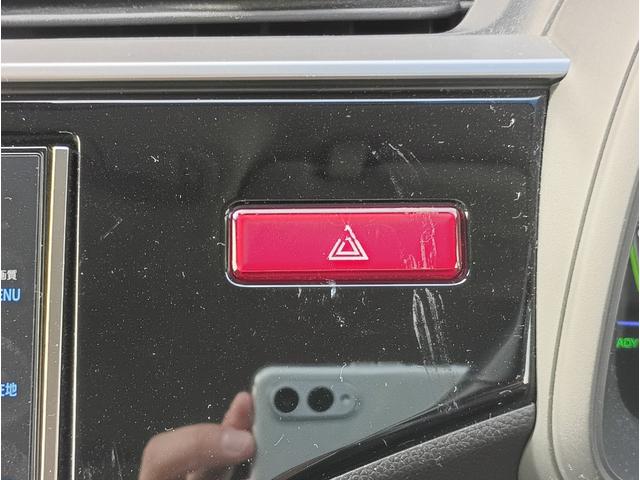 フィットハイブリッド Ｌパッケージ　メモリーナビ　フルセグＴＶ　リアカメラ　スマートキー　ＨＩＤヘッドライト　Ｂｌｕｅｔｏｏｔｈ　クルコン　純正１５インチアルミ　ＥＴＣ（24枚目）