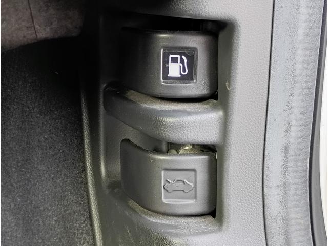 フィットハイブリッド Ｌパッケージ　メモリーナビ　フルセグＴＶ　リアカメラ　スマートキー　ＨＩＤヘッドライト　Ｂｌｕｅｔｏｏｔｈ　クルコン　純正１５インチアルミ　ＥＴＣ（31枚目）