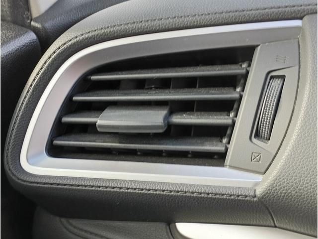 フィットハイブリッド Ｌパッケージ　メモリーナビ　フルセグＴＶ　リアカメラ　スマートキー　ＨＩＤヘッドライト　Ｂｌｕｅｔｏｏｔｈ　クルコン　純正１５インチアルミ　ＥＴＣ（37枚目）