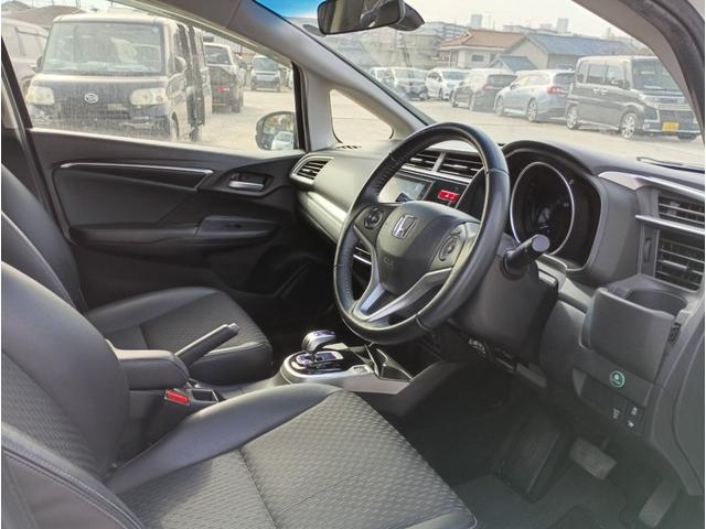 フィットハイブリッド Ｌパッケージ　メモリーナビ　フルセグＴＶ　リアカメラ　スマートキー　ＨＩＤヘッドライト　Ｂｌｕｅｔｏｏｔｈ　クルコン　純正１５インチアルミ　ＥＴＣ（40枚目）