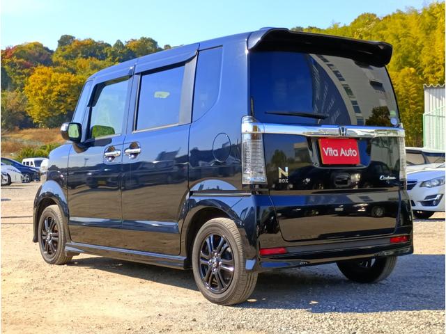 Ｎ－ＢＯＸカスタム Ｇ　ＳＳブラックスタイルパッケージ　メモリーナビ　フルセグＴＶ　リアカメラ　スマートキー　ＨＩＤヘッドライト　両側パワスラ　前ドラレコ　シートヒーター　Ｂｌｕｅｔｏｏｔｈ　純正１４インチアルミ　ＥＴＣ（7枚目）