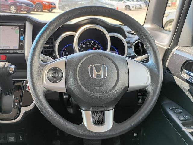 Ｎ－ＢＯＸカスタム Ｇ　ＳＳブラックスタイルパッケージ　メモリーナビ　フルセグＴＶ　リアカメラ　スマートキー　ＨＩＤヘッドライト　両側パワスラ　前ドラレコ　シートヒーター　Ｂｌｕｅｔｏｏｔｈ　純正１４インチアルミ　ＥＴＣ（16枚目）