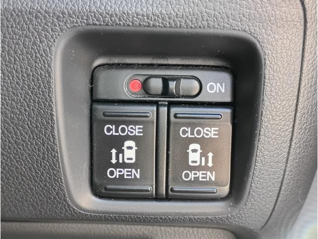 Ｎ－ＢＯＸカスタム Ｇ　ＳＳブラックスタイルパッケージ　メモリーナビ　フルセグＴＶ　リアカメラ　スマートキー　ＨＩＤヘッドライト　両側パワスラ　前ドラレコ　シートヒーター　Ｂｌｕｅｔｏｏｔｈ　純正１４インチアルミ　ＥＴＣ（25枚目）