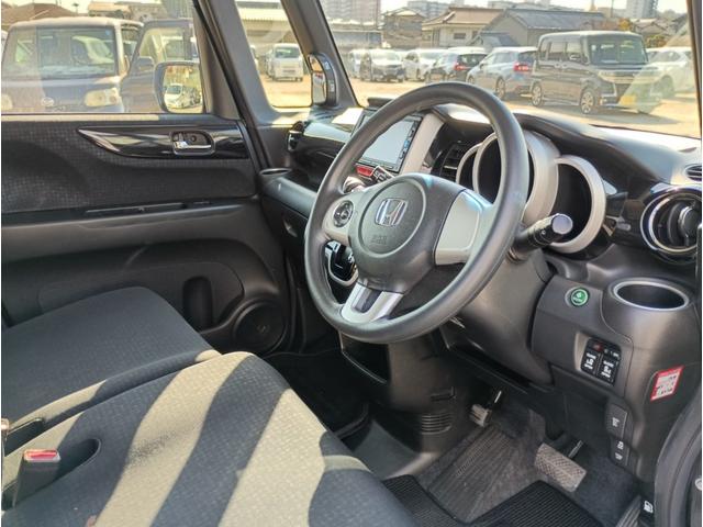 Ｎ－ＢＯＸカスタム Ｇ　ＳＳブラックスタイルパッケージ　メモリーナビ　フルセグＴＶ　リアカメラ　スマートキー　ＨＩＤヘッドライト　両側パワスラ　前ドラレコ　シートヒーター　Ｂｌｕｅｔｏｏｔｈ　純正１４インチアルミ　ＥＴＣ（33枚目）