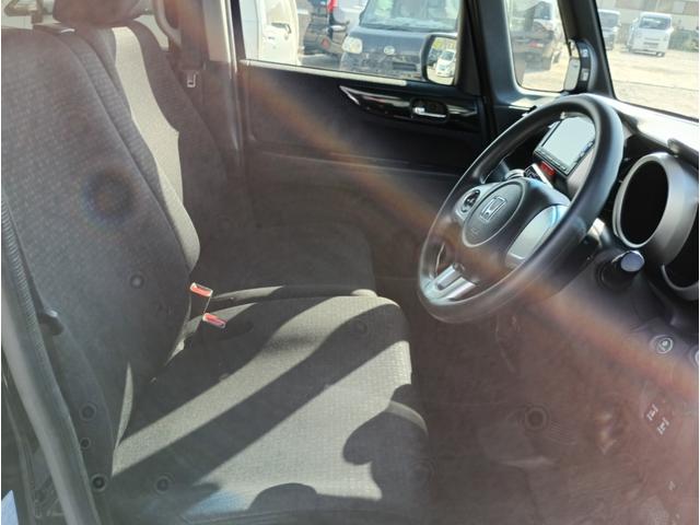 Ｎ－ＢＯＸカスタム Ｇ　ＳＳブラックスタイルパッケージ　メモリーナビ　フルセグＴＶ　リアカメラ　スマートキー　ＨＩＤヘッドライト　両側パワスラ　前ドラレコ　シートヒーター　Ｂｌｕｅｔｏｏｔｈ　純正１４インチアルミ　ＥＴＣ（34枚目）