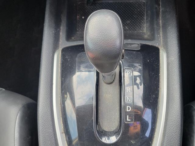 エクストレイル 20X ハイブリッド エマージェンシーブレーキP 4WD SDナビ 全方位カメラ スマートキー LEDヘッドライト 衝突軽減ブレーキ 革シート シートヒーター クルコン 純正17インチアルミ(22枚目)