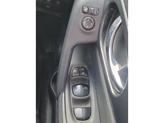 エクストレイル 20X ハイブリッド エマージェンシーブレーキP 4WD SDナビ 全方位カメラ スマートキー LEDヘッドライト 衝突軽減ブレーキ 革シート シートヒーター クルコン 純正17インチアルミ(28枚目)