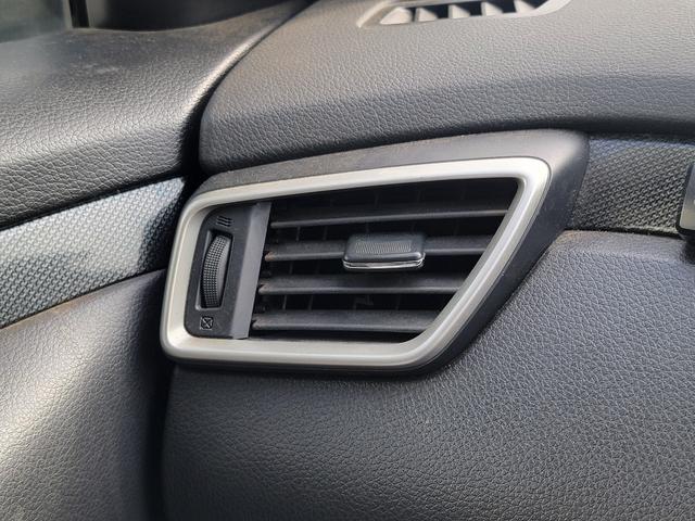 エクストレイル 20X ハイブリッド エマージェンシーブレーキP 4WD SDナビ 全方位カメラ スマートキー LEDヘッドライト 衝突軽減ブレーキ 革シート シートヒーター クルコン 純正17インチアルミ(32枚目)