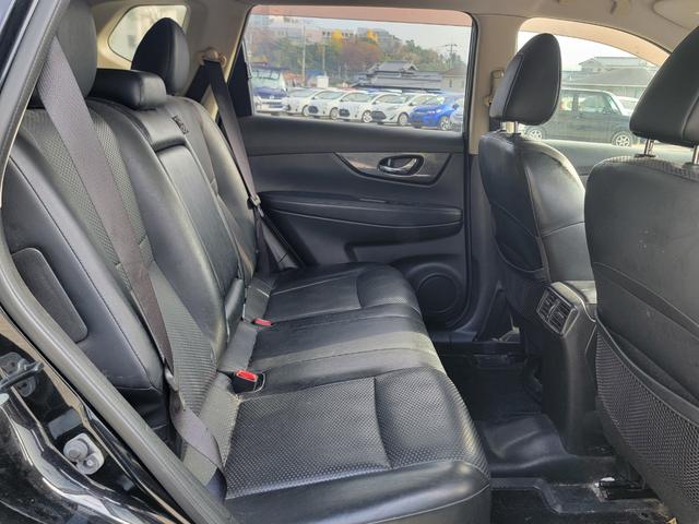 エクストレイル 20X ハイブリッド エマージェンシーブレーキP 4WD SDナビ 全方位カメラ スマートキー LEDヘッドライト 衝突軽減ブレーキ 革シート シートヒーター クルコン 純正17インチアルミ(37枚目)