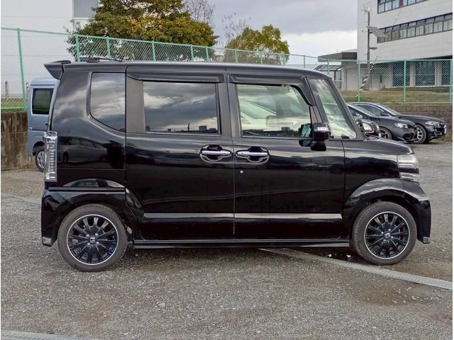 Ｎ－ＢＯＸカスタム Ｇ　ターボＳＳブラックスタイルパッケージ　メモリーナビ　フルセグＴＶ　リアカメラ　スマートキー　ＨＩＤヘッドライト　衝突軽減ブレーキ　両側パワスラ　シートヒーター　Ｂｌｕｅｔｏｏｔｈ　クルコン　純正１５インチアルミ　ＥＴＣ（18枚目）