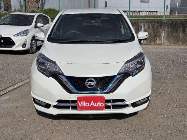 ノート ｅ－パワー　メダリスト　ＳＤナビ　フルセグＴＶ　全方位カメラ　スマートキー　ＬＥＤヘッドライト　衝突軽減ブレーキ　前ドラレコ　Ｂｌｕｅｔｏｏｔｈ　純正１５インチアルミ　ＥＴＣ（4枚目）