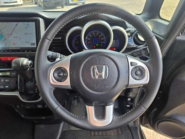 N-BOXカスタム G ターボSSパッケージ メモリーナビ フルセグTV リアカメラ フリップダウンモニター スマートキー HIDヘッドライト 衝突軽減ブレーキ 両側パワスラ Bluetooth 純正15インチアルミ ETC(19枚目)