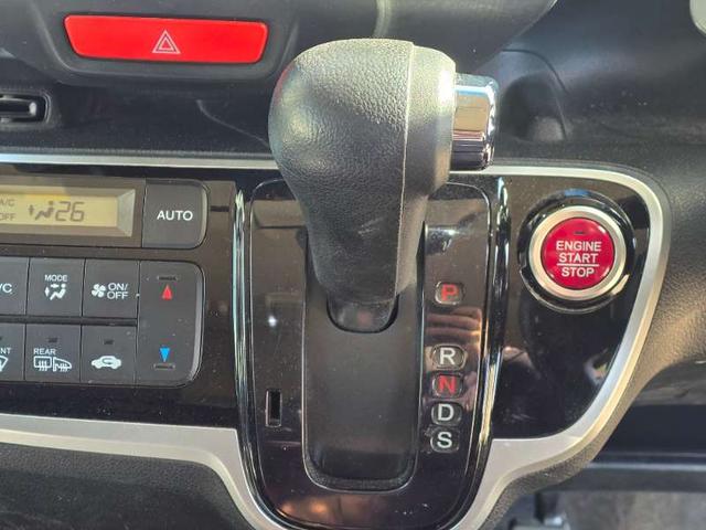 N-BOXカスタム G ターボSSパッケージ メモリーナビ フルセグTV リアカメラ フリップダウンモニター スマートキー HIDヘッドライト 衝突軽減ブレーキ 両側パワスラ Bluetooth 純正15インチアルミ ETC(33枚目)