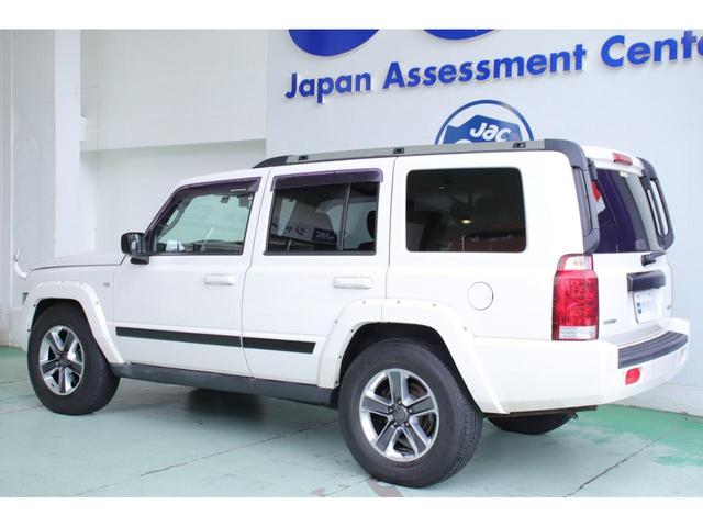 ジープ・コマンダー リミテッド４．７　車検整備付　４ＷＤ　サンルーフ　ブラウン本革シート　シートヒーター　純正ＨＤＤナビ　Ｂカメラ　１８インチＡＷ　ＥＴＣ　キーレスエントリー　コーナーセンサー（28枚目）