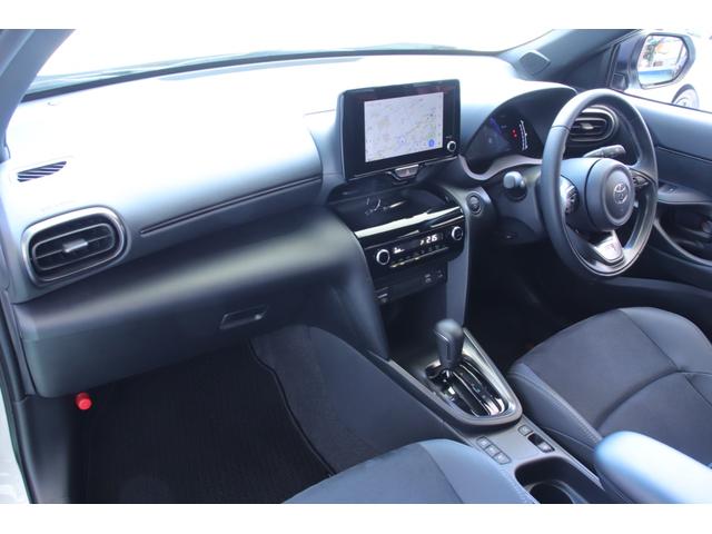 ヤリスクロス ハイブリッド　ＧＲスポーツ　ワンオーナーユーザー様直接買取車　パノラミックビューモニター　純正ディスプレイオーディオ　ナビ　ハンズフリーパワーバックドア　セーフティセンス　レーダークルーズコントロール　寒冷地仕様（25枚目）