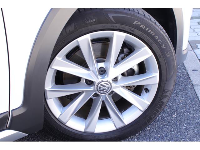 ゴルフオールトラック ＴＳＩ　４モーション　ユーザー様直接買取車両　車検整備付　テクノロジーＰＫＧ　ＤｉｓｃｏｖｅｒＰｒｏナビ　クルーズコントロール　ステアリングヒーター　ＥＴＣ２．０　純正ナビ　バックカメラ（8枚目）