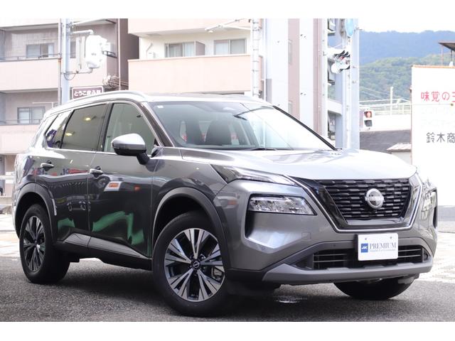 エクストレイル Ｘ　ｅ－４ＯＲＣＥ　車検Ｒ９年９月　５人乗　プロパイロット　アラウンドビューモニター　パワーバックドア　スマートルームミラー　１２．３インチ型純正ナビ　ステアリングヒーター　ＡＣ１００Ｖ　ＬＥＤヘッド　純正１８インチＡＷ（9枚目）
