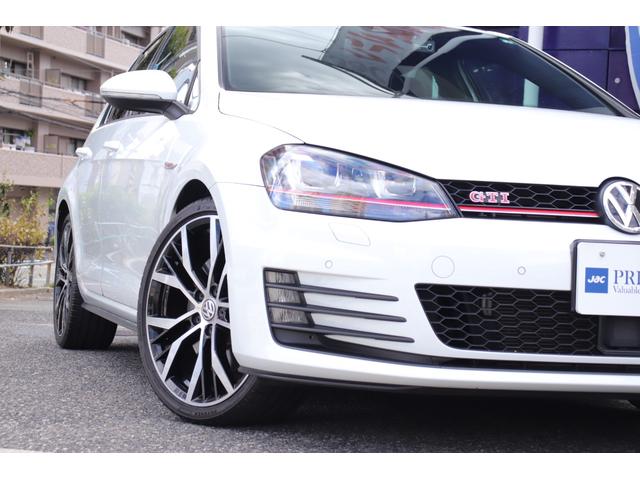 ゴルフGTI パフォーマンス 500台限定 DiscoverProナビ bremboキャリパー 専用19インチAW レーダーブレーキシステム 専用チェック柄スポーツシート 前後ドライブレコーダー アダプティブクルーズコントロール(17枚目)