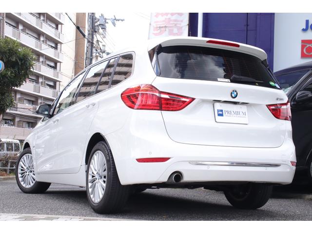 ２シリーズ ２１８ｉグランツアラー　ラグジュアリー　ディーラー整備記録簿　アドバンスドアクティブセーフティＰＫＧ　ドライビングアシスト　コンフォートＰＫＧ　ＨＵＤ　ＡＣＣ　本革シート　コンフォートアクセス　パワーバックドア　ＬＥＤヘッドライト（3枚目）