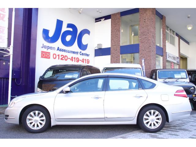 ティアナ 　ワンオーナーユーザー様直接買取　禁煙車　純正ＨＤＤナビ　サイド・バックカメラ　パワーシート　ＥＴＣ　インテリジェントキー（4枚目）