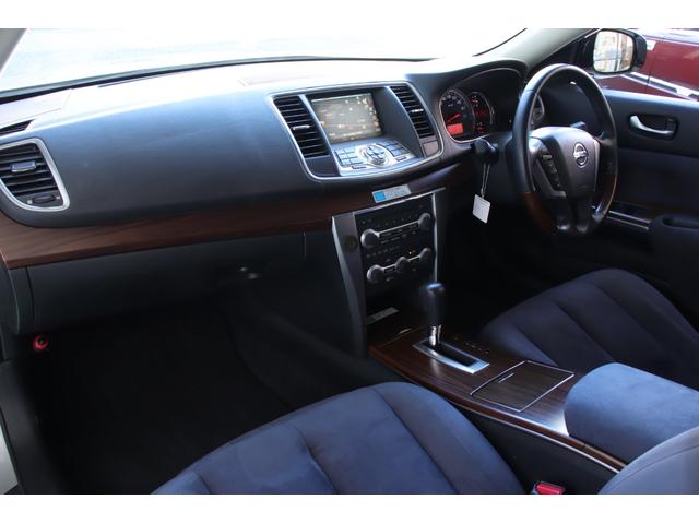 ティアナ 　ワンオーナーユーザー様直接買取　禁煙車　純正ＨＤＤナビ　サイド・バックカメラ　パワーシート　ＥＴＣ　インテリジェントキー（19枚目）