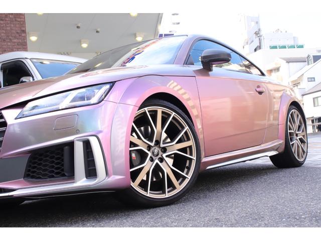 ボディラインが特徴的。。。