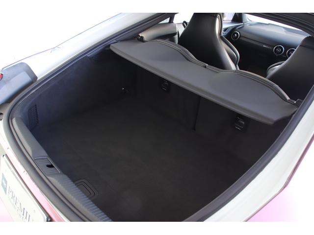 意外と収納力の広さに驚かれます！クーペですが、たっぷり積み込み出来ちゃいます！