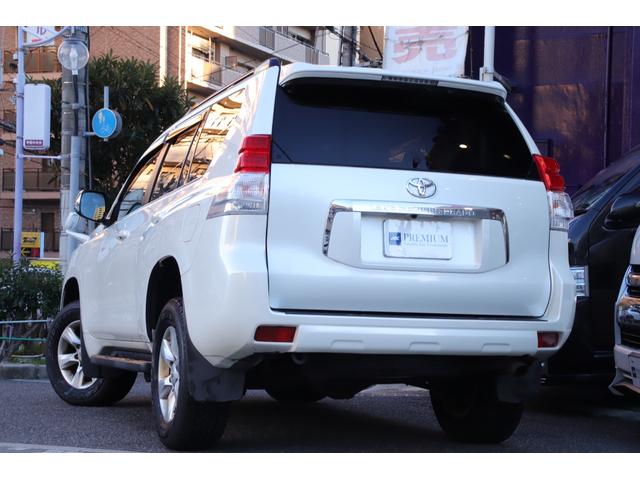 ランドクルーザープラド ＴＸ　車検整備付　ユーザー買取車　サンルーフ　純正ナビ　地デジＴＶ　ルーフレール　バックカメラ　ＥＴＣ　プッシュスタート　スマートキー（3枚目）