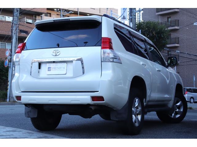 ランドクルーザープラド ＴＸ　車検整備付　ユーザー買取車　サンルーフ　純正ナビ　地デジＴＶ　ルーフレール　バックカメラ　ＥＴＣ　プッシュスタート　スマートキー（9枚目）