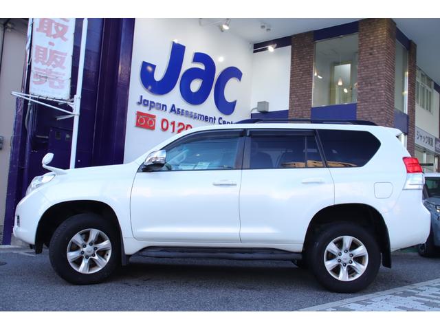 ランドクルーザープラド ＴＸ　車検整備付　ユーザー買取車　サンルーフ　純正ナビ　地デジＴＶ　ルーフレール　バックカメラ　ＥＴＣ　プッシュスタート　スマートキー（10枚目）