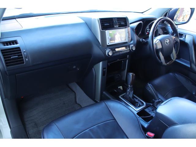 ランドクルーザープラド ＴＸ　車検整備付　ユーザー買取車　サンルーフ　純正ナビ　地デジＴＶ　ルーフレール　バックカメラ　ＥＴＣ　プッシュスタート　スマートキー（21枚目）