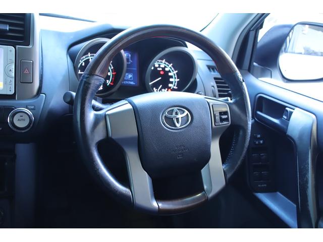 ランドクルーザープラド ＴＸ　車検整備付　ユーザー買取車　サンルーフ　純正ナビ　地デジＴＶ　ルーフレール　バックカメラ　ＥＴＣ　プッシュスタート　スマートキー（22枚目）