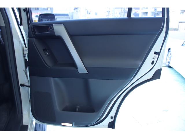 ランドクルーザープラド ＴＸ　車検整備付　ユーザー買取車　サンルーフ　純正ナビ　地デジＴＶ　ルーフレール　バックカメラ　ＥＴＣ　プッシュスタート　スマートキー（32枚目）