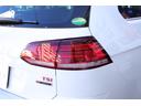ＴＳＩ　４モーション　ユーザー様直接買取車両　車検整備付　テクノロジーＰＫＧ　ＤｉｓｃｏｖｅｒＰｒｏナビ　クルーズコントロール　ステアリングヒーター　ＥＴＣ２．０　純正ナビ　バックカメラ（17枚目）