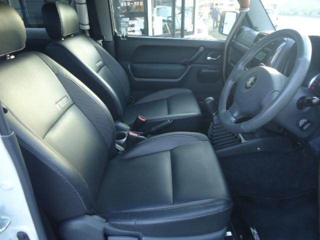 ジムニー クロスアドベンチャーXC 5速MT 4WD ワンオーナー シートヒーター キーレス ETC ハーフレザーシート 背面タイヤ 社外ステンレスマフラー 前後FRPバンパー(30枚目)