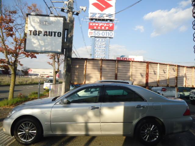 クラウン ロイヤルサルーン　６０ｔｈスペシャルＥＤ　ＨＩＤヘッドライト　ＥＴＣ　スマートキー　純正ナビ（5枚目）