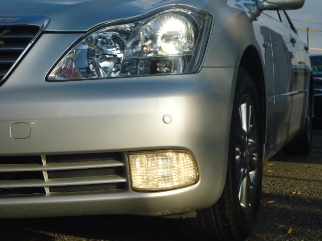 クラウン ロイヤルサルーン　６０ｔｈスペシャルＥＤ　ＨＩＤヘッドライト　ＥＴＣ　スマートキー　純正ナビ（7枚目）