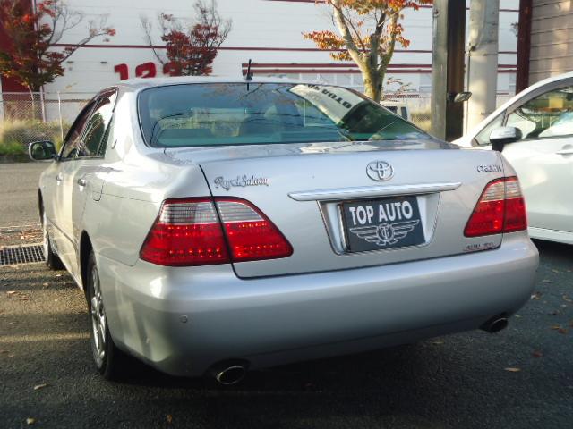 クラウン ロイヤルサルーン　６０ｔｈスペシャルＥＤ　ＨＩＤヘッドライト　ＥＴＣ　スマートキー　純正ナビ（17枚目）