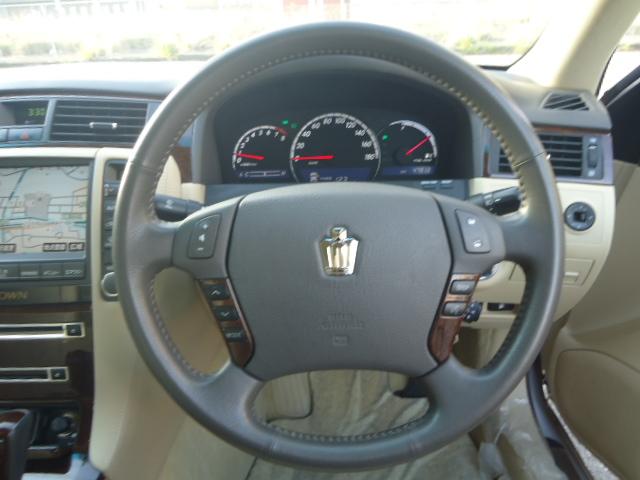 クラウン ロイヤルサルーン　６０ｔｈスペシャルＥＤ　ＨＩＤヘッドライト　ＥＴＣ　スマートキー　純正ナビ（32枚目）