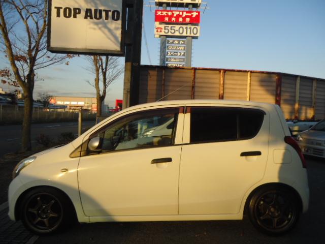 アルト Ｆ　５速ミッション　社外１５インチアルミ　ローダウン　社外マフラー　エアクリ　ナビ　ワンセグＴＶ　ＥＴＣ（5枚目）