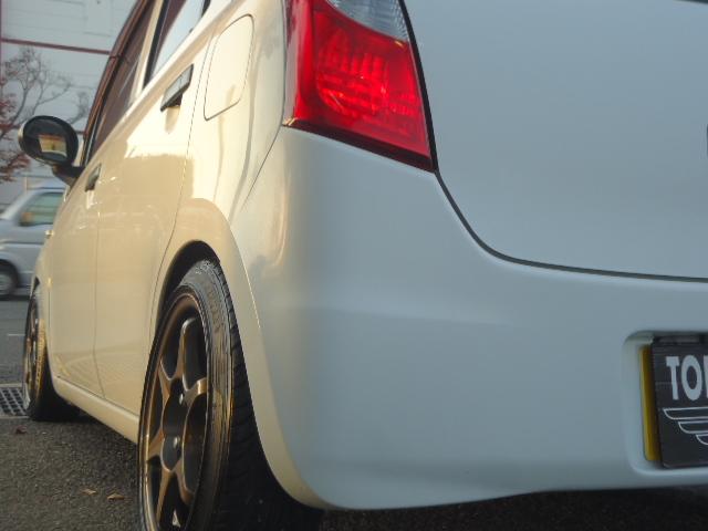 アルト Ｆ　５速ミッション　社外１５インチアルミ　ローダウン　社外マフラー　エアクリ　ナビ　ワンセグＴＶ　ＥＴＣ（8枚目）