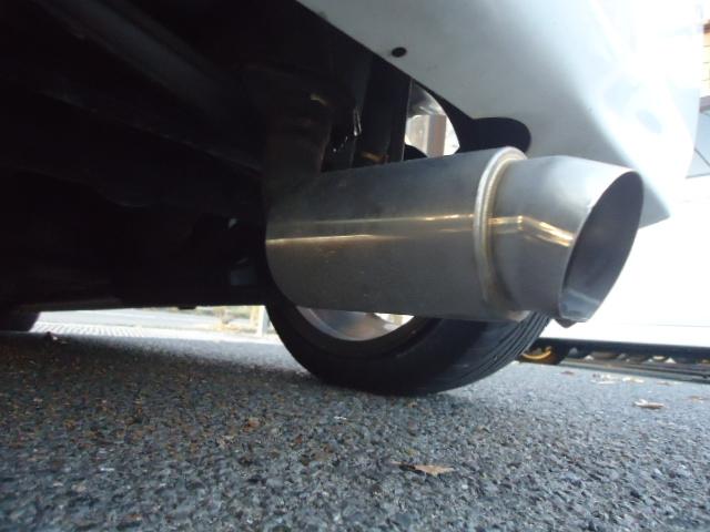 アルト Ｆ　５速ミッション　社外１５インチアルミ　ローダウン　社外マフラー　エアクリ　ナビ　ワンセグＴＶ　ＥＴＣ（24枚目）