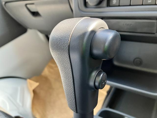 NT100クリッパートラック DX セーフティパッケージ キーレス パワーウィンド 4AT ☆登録済未使用☆(23枚目)