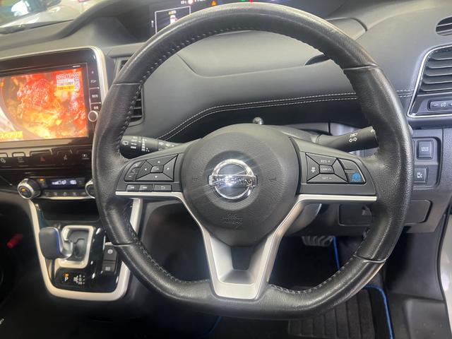 セレナ e-パワー ハイウェイスターV 純正9型ナビ 後席モニター 全周囲カメラ プロパイロット 衝突軽減 両側電動スライドドア 禁煙車 インテリジェントルームミラー LEDヘッド リアオートエアコン パーキングアシスト 純正エアロ(15枚目)