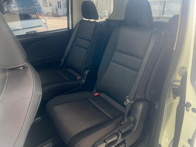 セレナ e-パワー ハイウェイスターV 純正9型ナビ 後席モニター 全周囲カメラ プロパイロット 衝突軽減 両側電動スライドドア 禁煙車 インテリジェントルームミラー LEDヘッド リアオートエアコン パーキングアシスト 純正エアロ(20枚目)