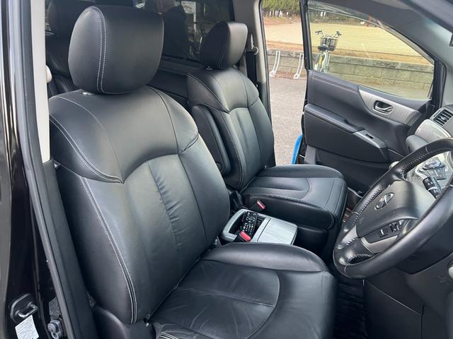 エルグランド ライダー 黒本革シート ライダー・黒革シート・シートヒーター・フリップダウンモニター・パワーバックドア・アラウンドビューモニター・クルーズコントロール・エアロ・両側パワースライドドア・(12枚目)